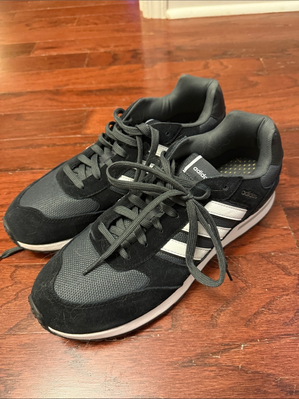 adidas Men’s Black & White Casual Sneakers - Picture 8 of 8